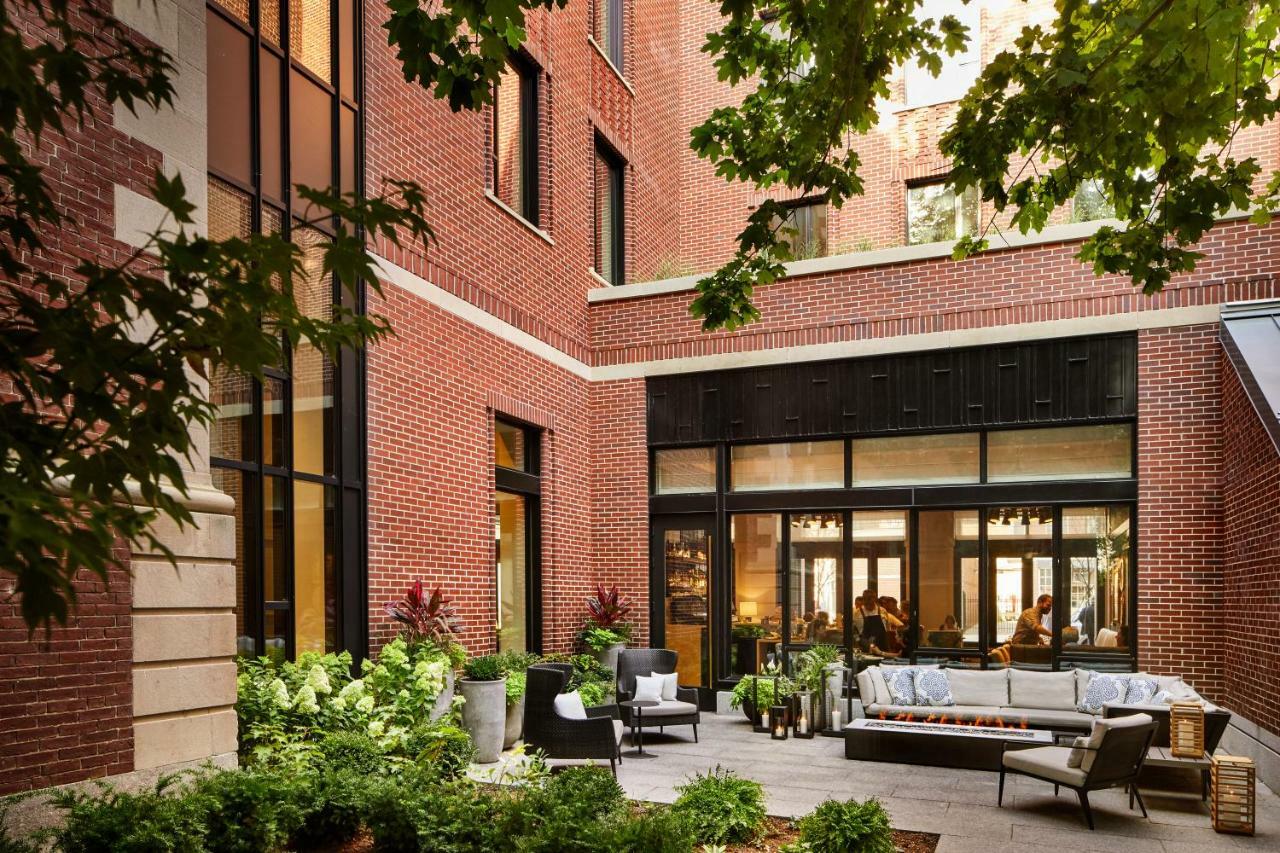 The Whitney Hotel Бостон Екстер'єр фото The courtyard at the London edition