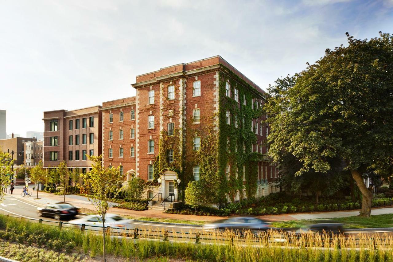 The Whitney Hotel Бостон Екстер'єр фото The former St. Joseph's Hospital, now the St. Joseph's Centre