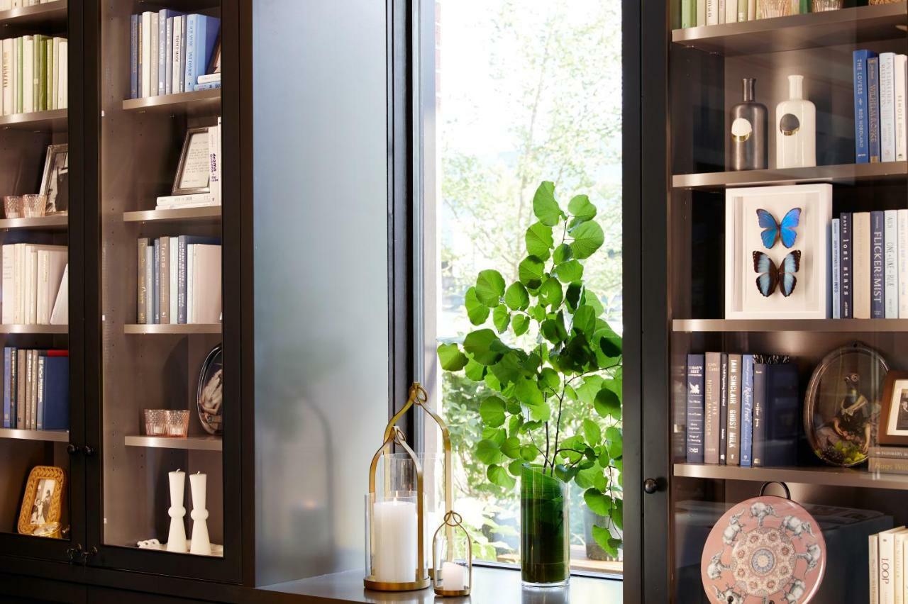The Whitney Hotel Бостон Екстер'єр фото A window in a home
