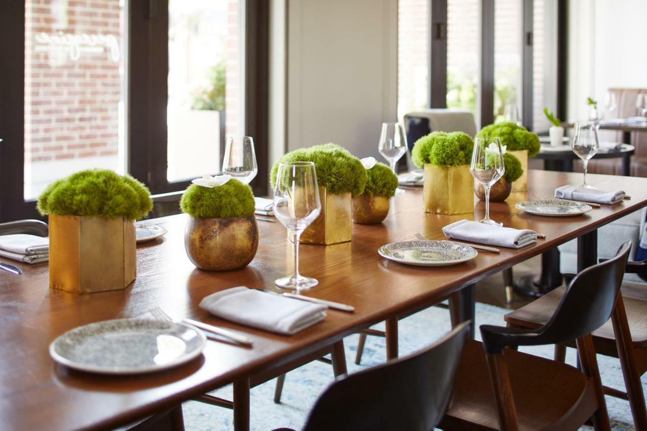 The Whitney Hotel Бостон Екстер'єр фото The dining room at the restaurant