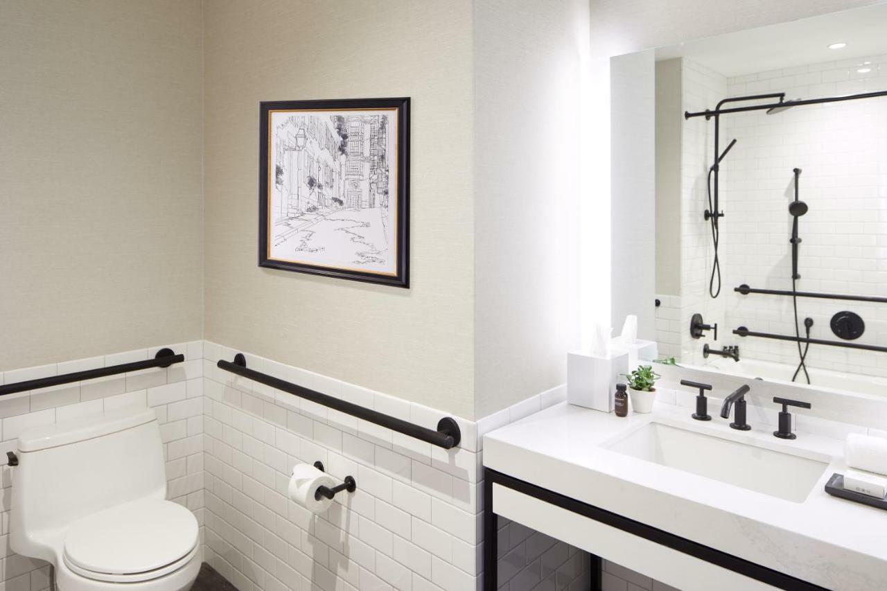 The Whitney Hotel Бостон Екстер'єр фото Bathroom