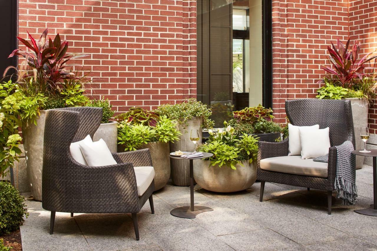 The Whitney Hotel Бостон Екстер'єр фото The outdoor terrace at the 100 East 53rd Street building