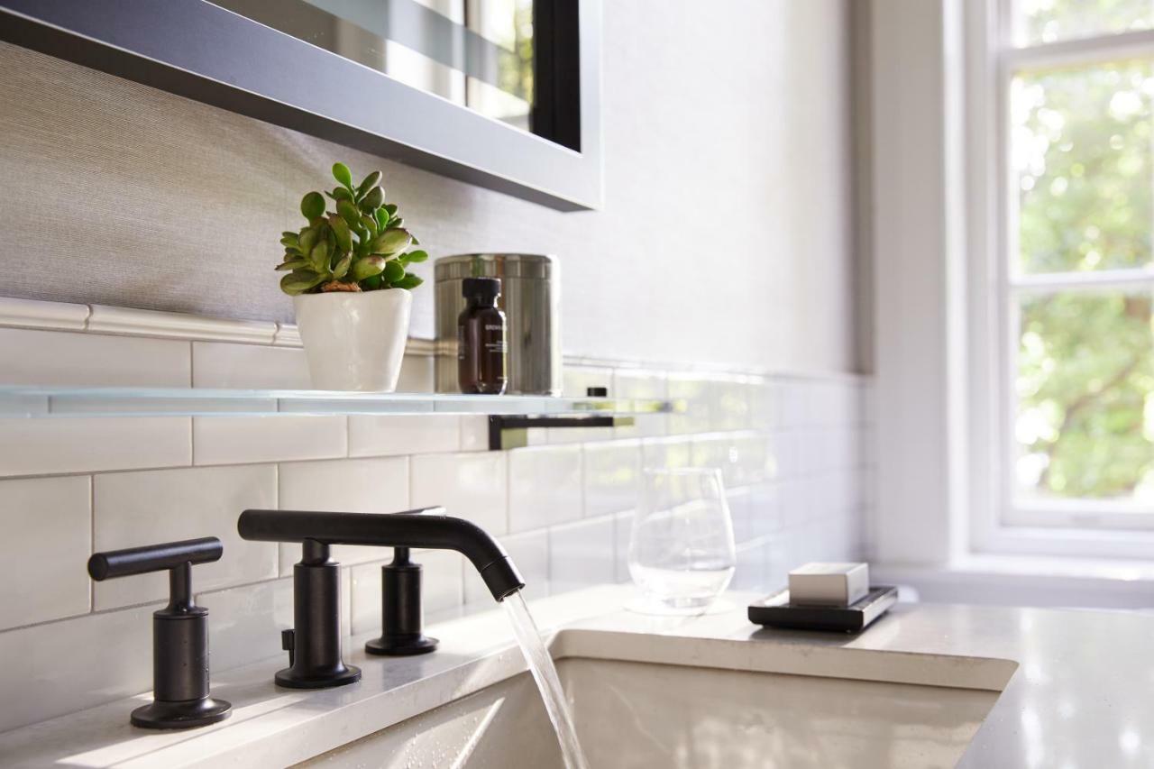 The Whitney Hotel Бостон Екстер'єр фото A widespread lavatory faucet