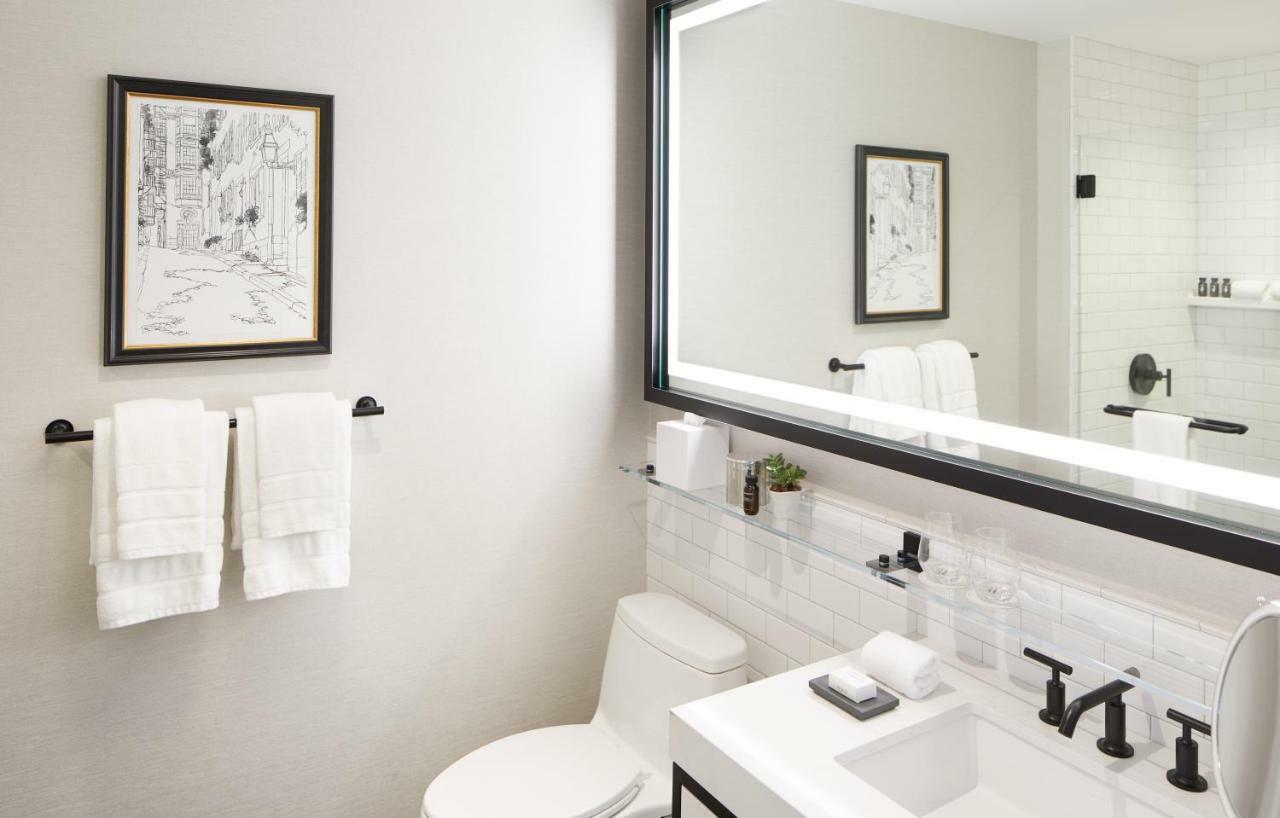 The Whitney Hotel Бостон Екстер'єр фото Bathroom