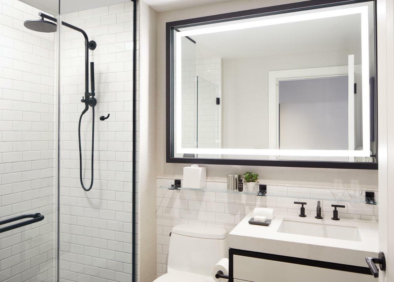 The Whitney Hotel Бостон Екстер'єр фото Bathroom