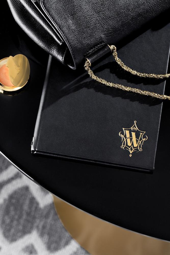 The Whitney Hotel Бостон Екстер'єр фото The logo of the House of Valentino